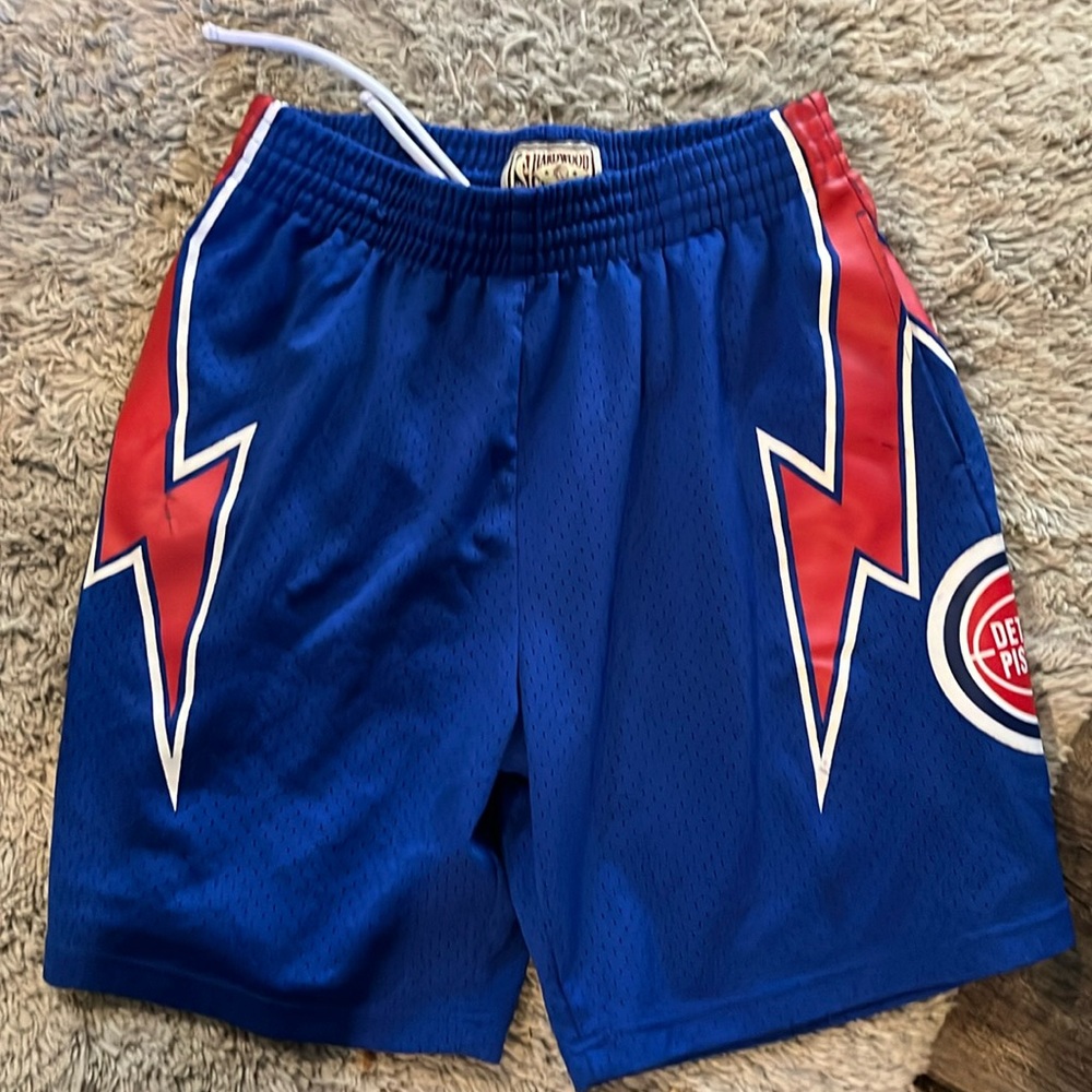 Mitchell & Ness Hardwood Classics Detroit Pistons shorts L